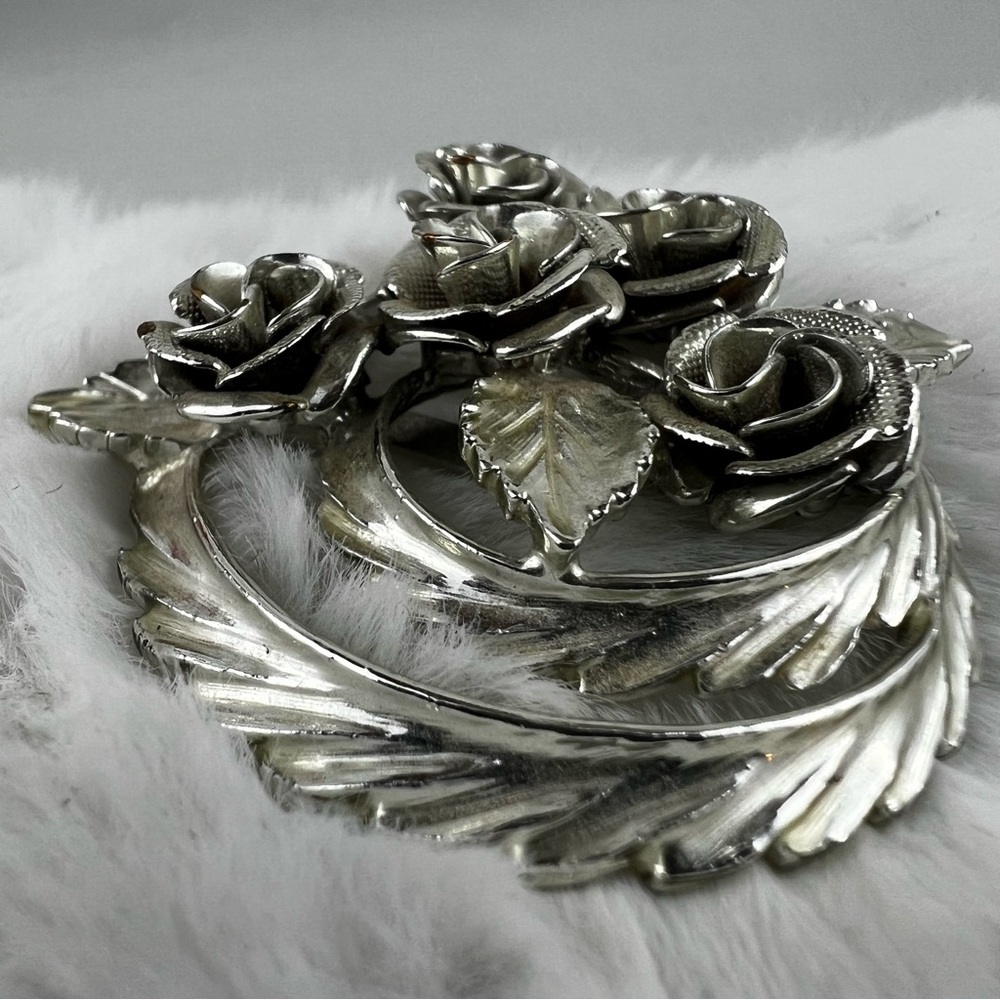 Coro Silver Tone Roses and Leaves Brooch - Picture 7 of 9